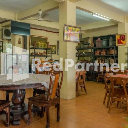 Vandhela Homestay Syariah Mitra Reddoorz Surabaja Exteriér fotografie