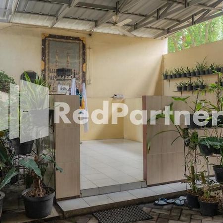 Vandhela Homestay Syariah Mitra Reddoorz Surabaja Exteriér fotografie