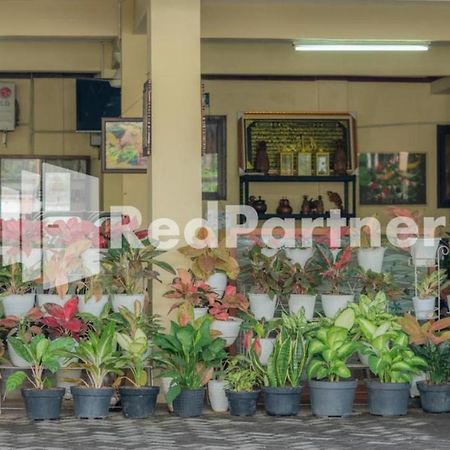 Vandhela Homestay Syariah Mitra Reddoorz Surabaja Exteriér fotografie