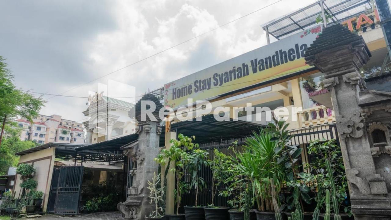 Vandhela Homestay Syariah Mitra Reddoorz Surabaja Exteriér fotografie